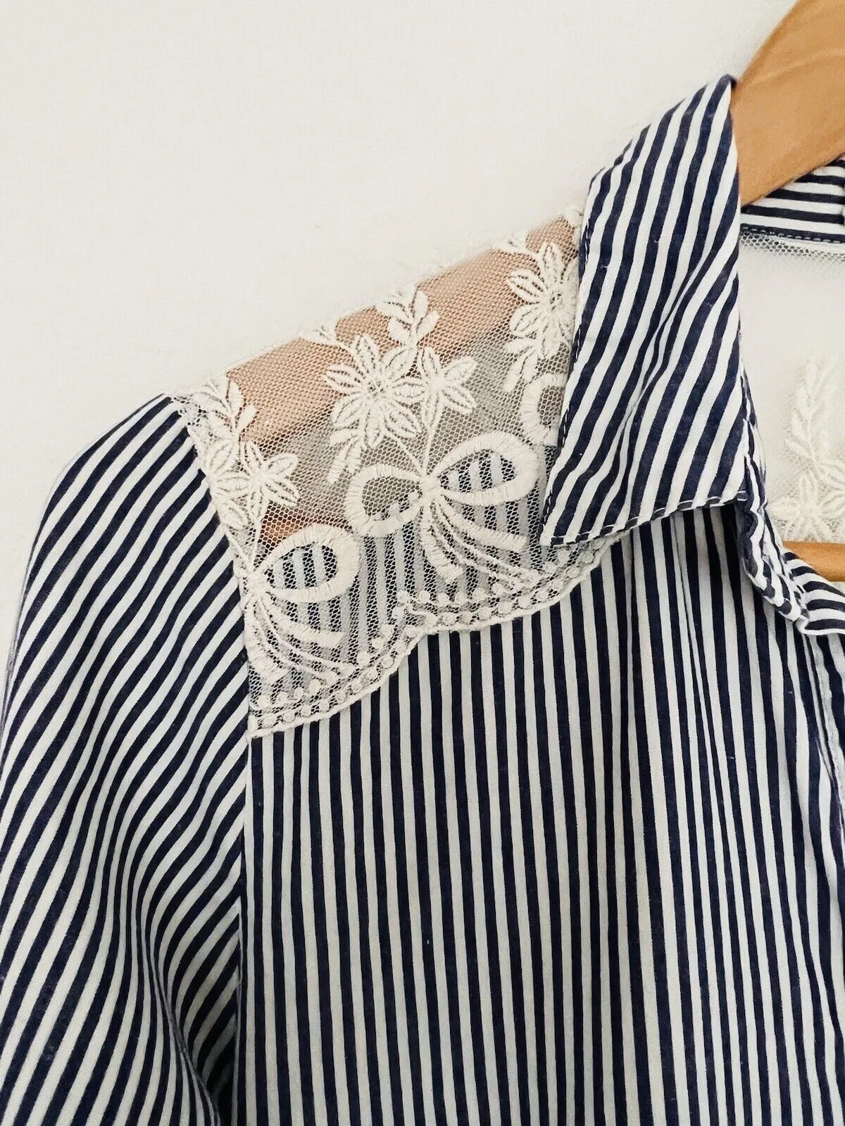 ANTHROPOLOGIE Lilis Closet Blue White Stripe Shirt Sz S Lace Back Tunic Top Boho