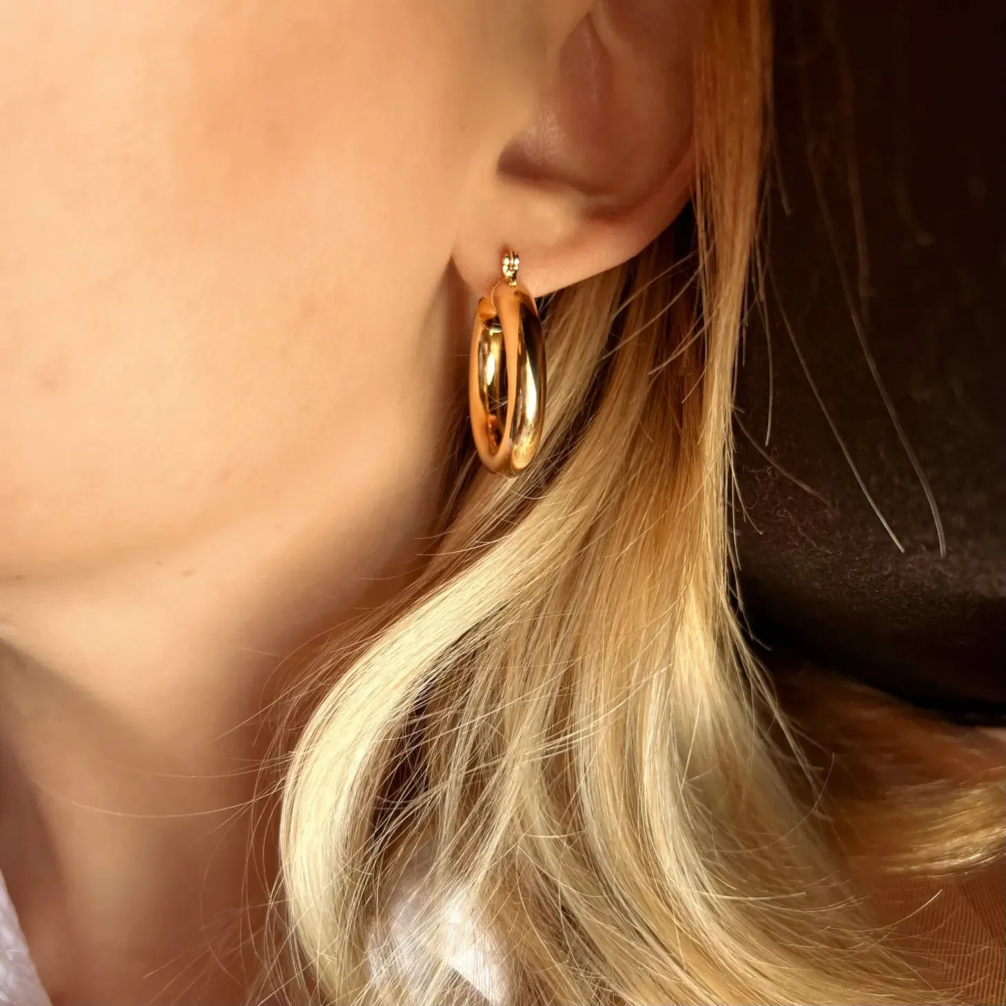 Evening Glow 1" Hoop Earrings - 18k Gold Filled