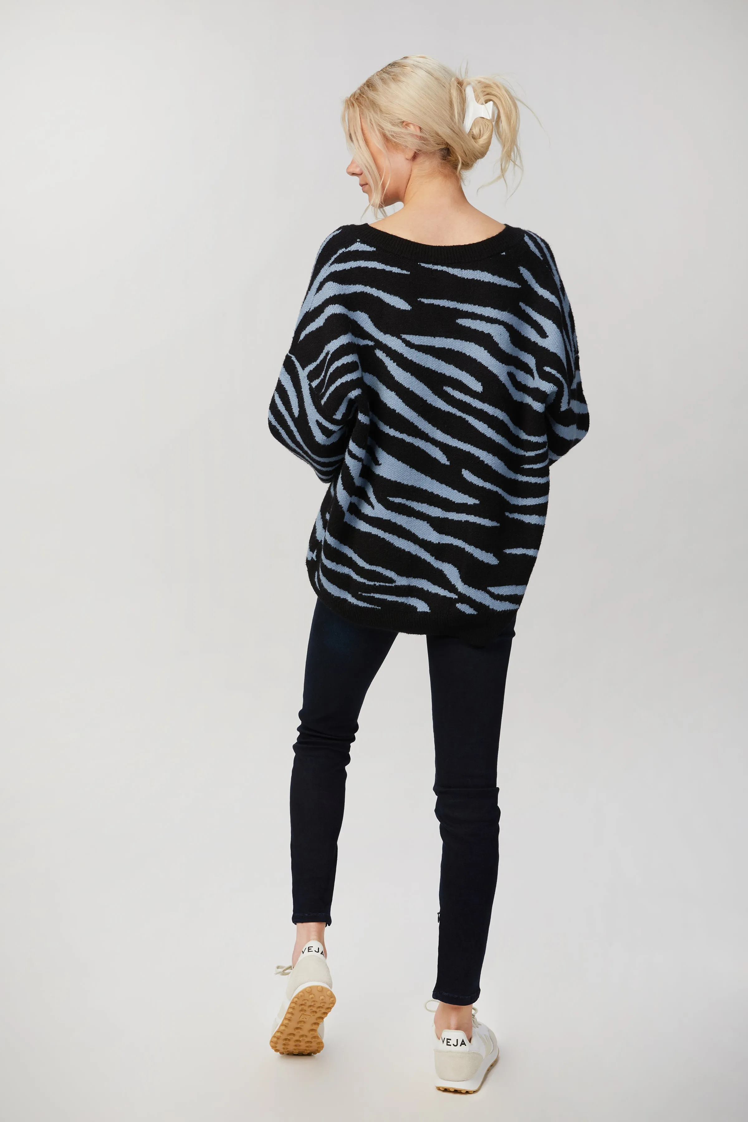 JOEY V-NECK SWEATER