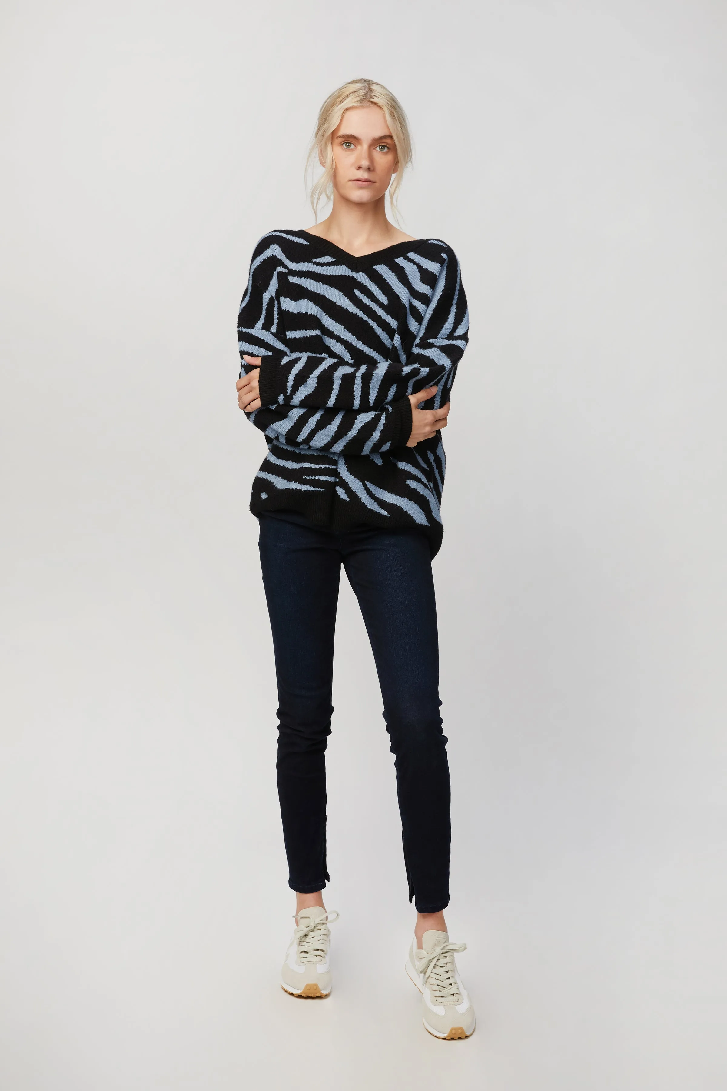 JOEY V-NECK SWEATER