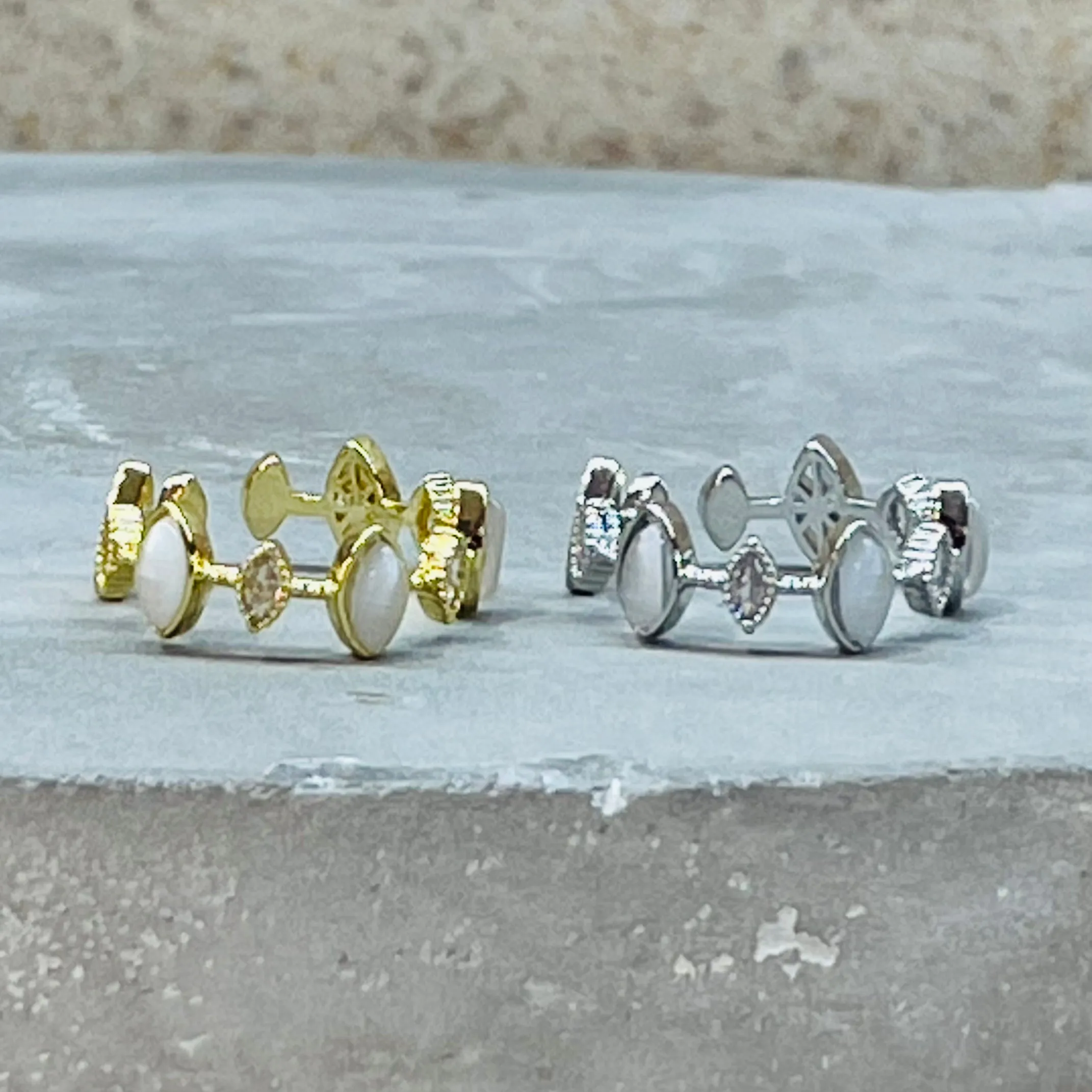 Oval Sparkling Stone Adjustable Ring, Timeless Elegance