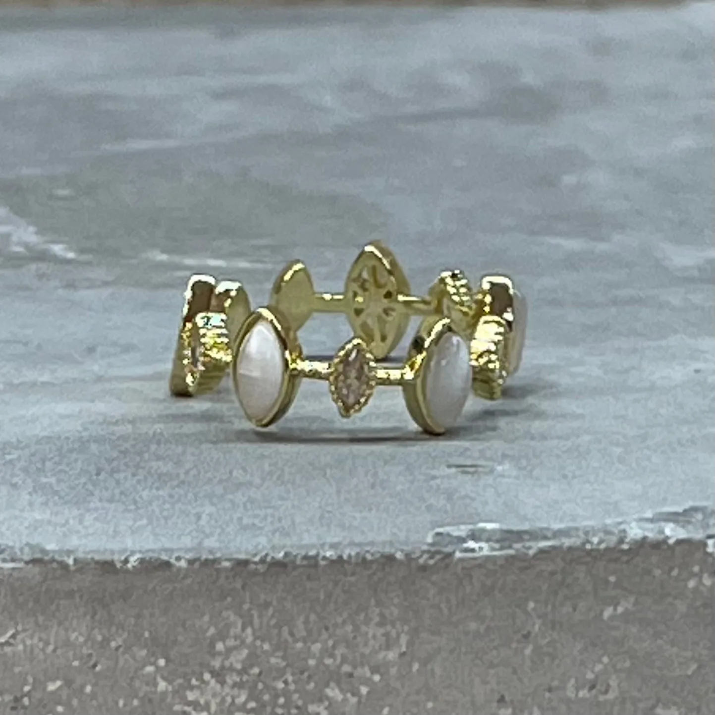 Oval Sparkling Stone Adjustable Ring, Timeless Elegance