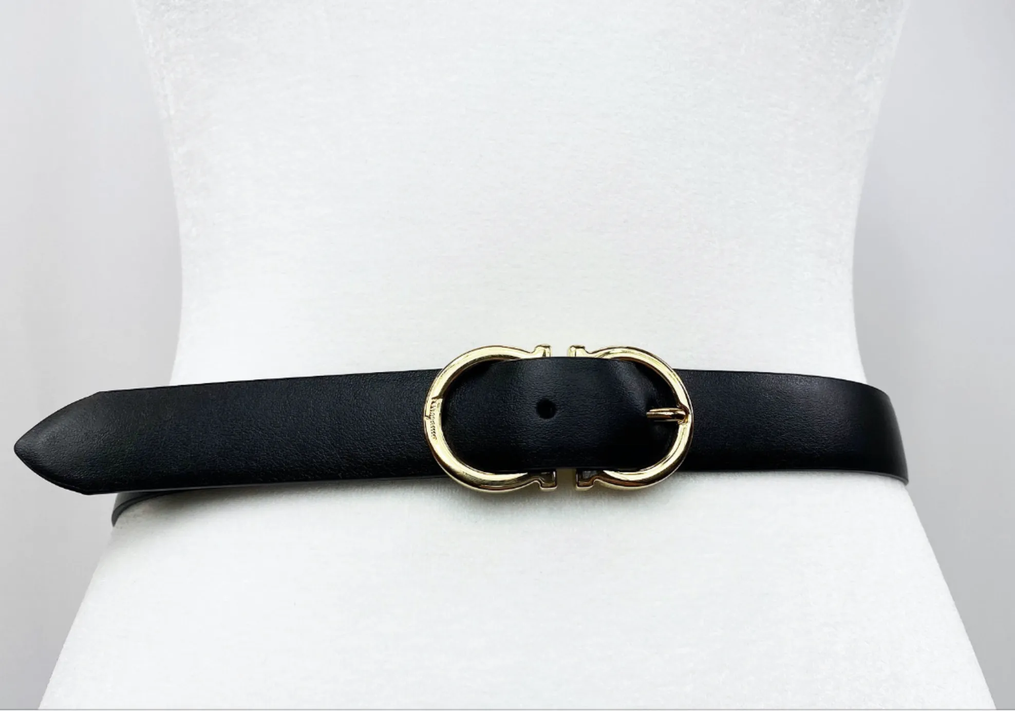 Salvatore Ferragamo Gancini Buckle Belt in Nero