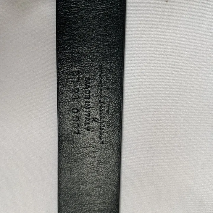 Salvatore Ferragamo Gancini Buckle Belt in Nero